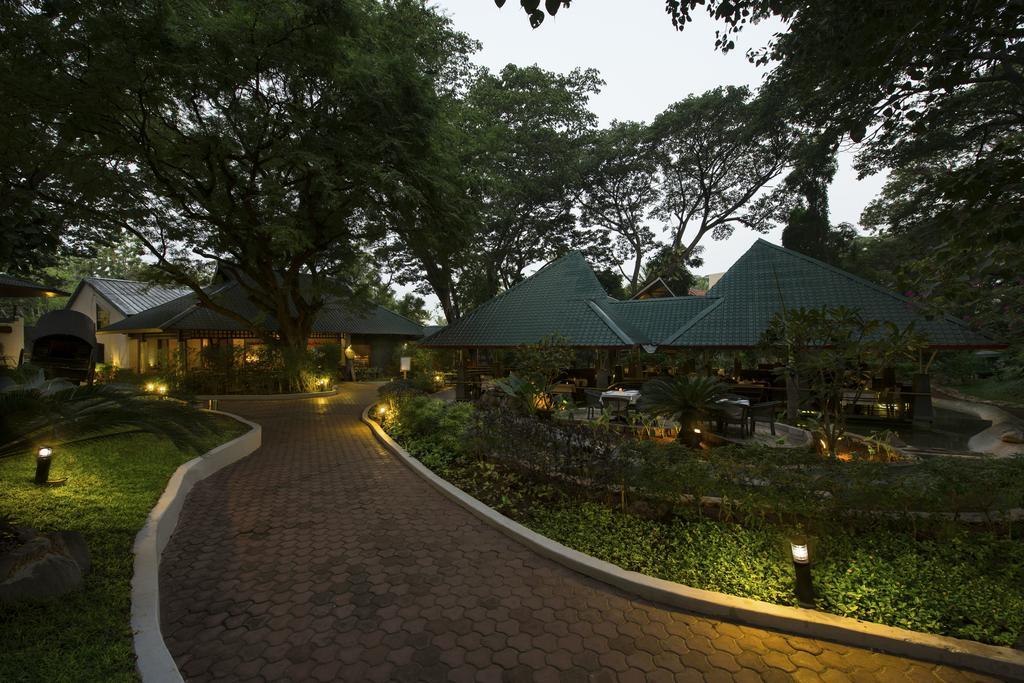 The Windflower Resort & Spa, Mysore Exteriör bild